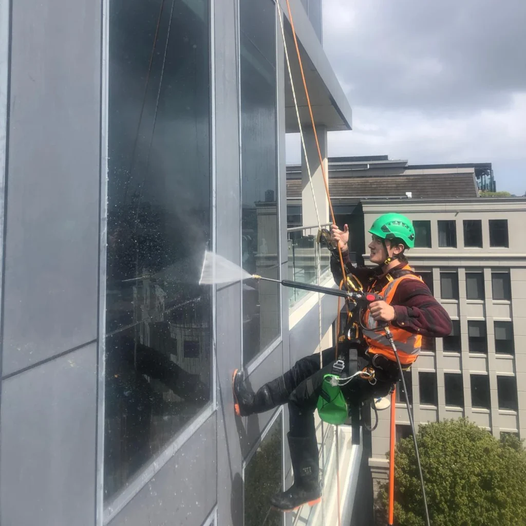 Building-Washing-4 Clean Start- Auckland’s premier high-rise cleaning and maintenance specialists
