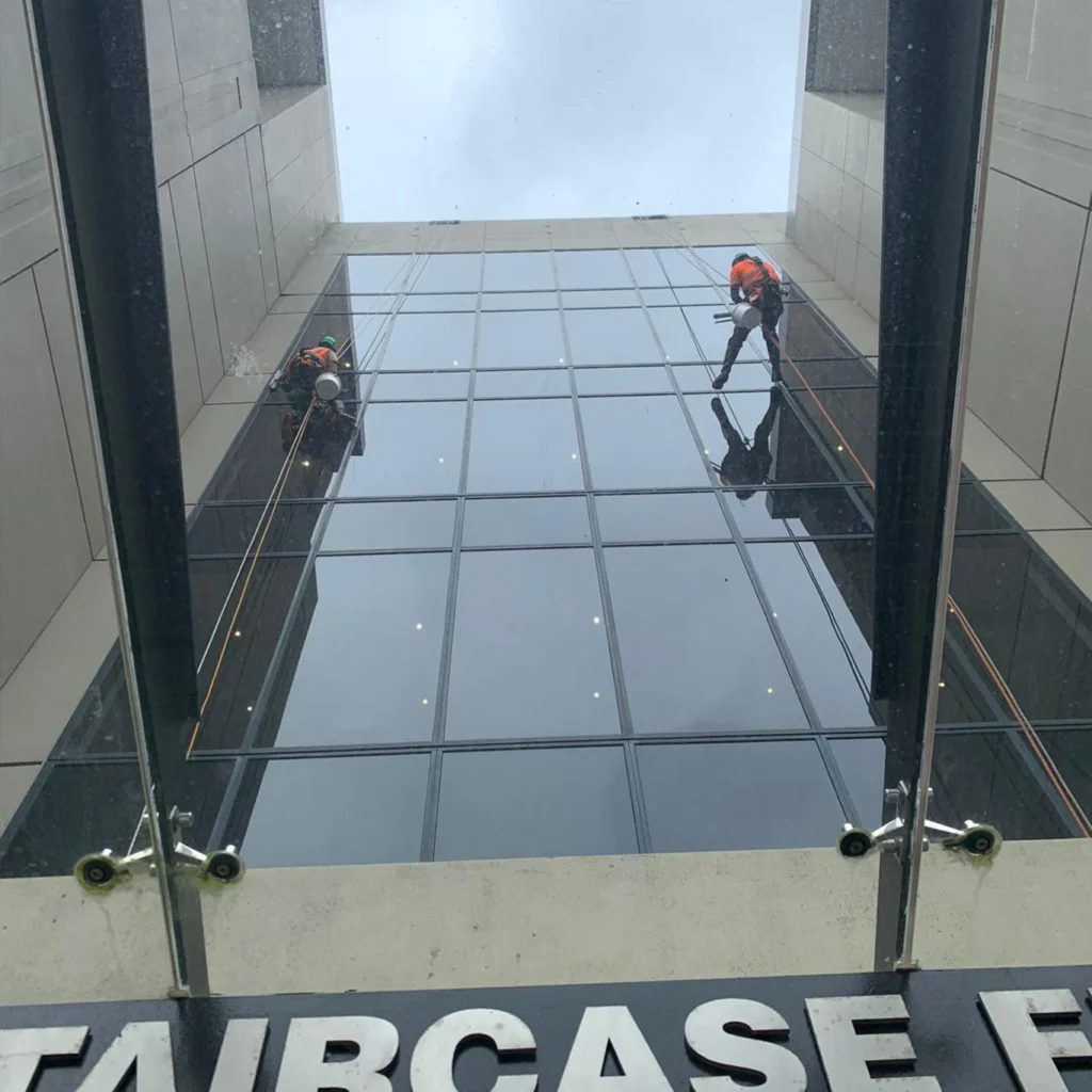 Building-Washing-6 Clean Start- Auckland’s premier high-rise cleaning and maintenance specialists