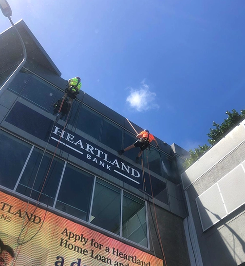 Building-Washing09 Clean Start- Auckland’s premier high-rise cleaning and maintenance specialists